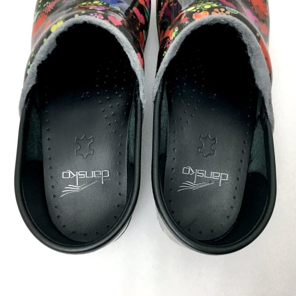 Dansko Women's Valentine Hearts and Floral Print Clogs Patent Leather size 37 - Picture 5 of 9
